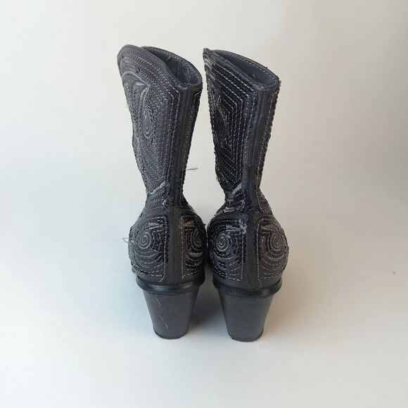 Helen’s Heart Boots - Picture 5 of 7